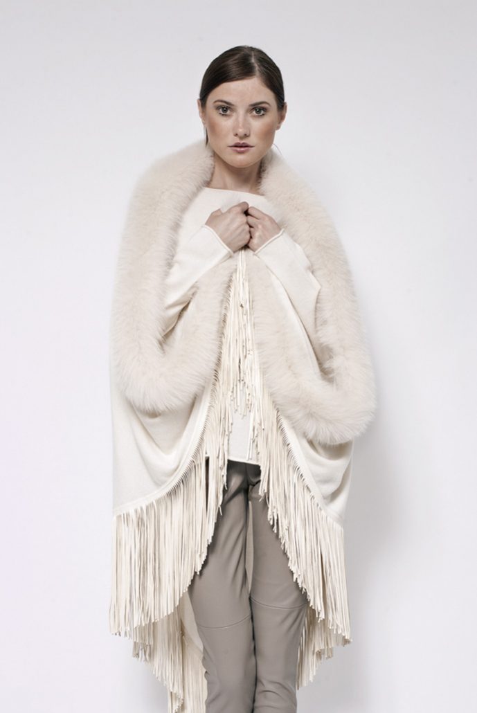 Gispy cashmere shawl rimmed with fox and leather fringes - cod. 13/51