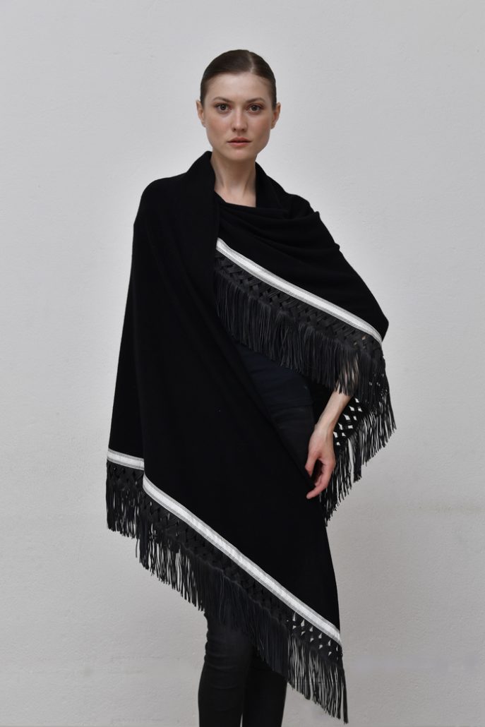 Cod. 13/31 – color Black . Trimmed cashmere shawl with suede fringes